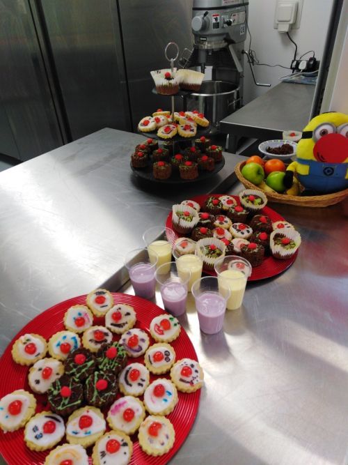 Red Nose Cookies and Cakes